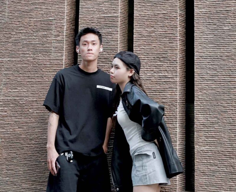 Giày New Balance 530 Trainers Running White Navy On Feet