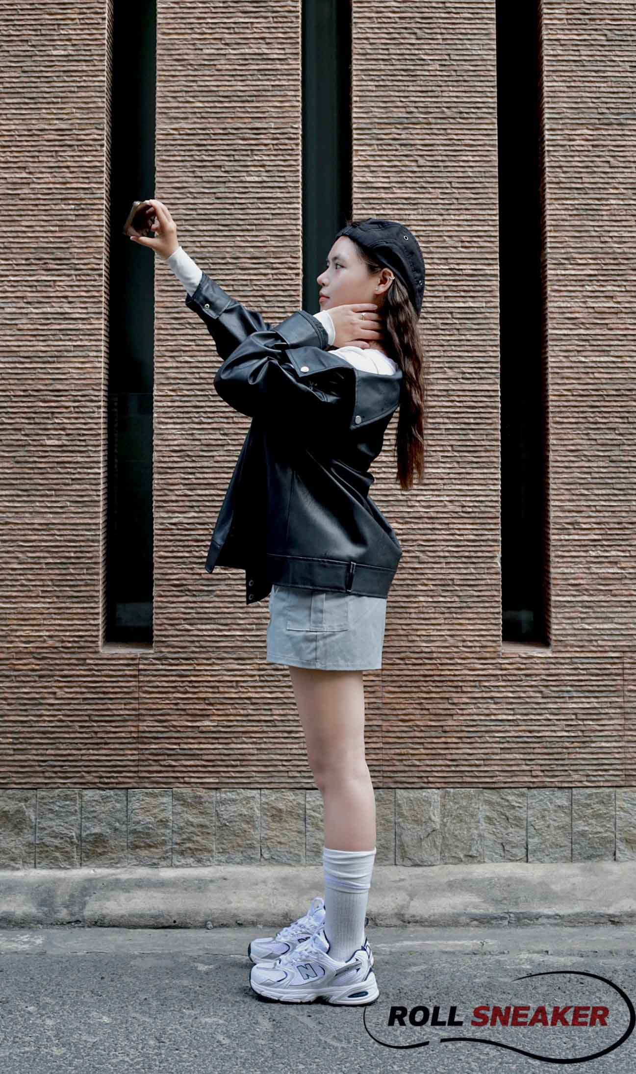 Giày New Balance 530 Trainers Running White Navy On Feet