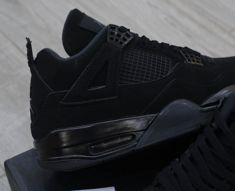 Giày-Nike-Air-Jordan-4-Retro-'Black-Cat'-Like-Auth