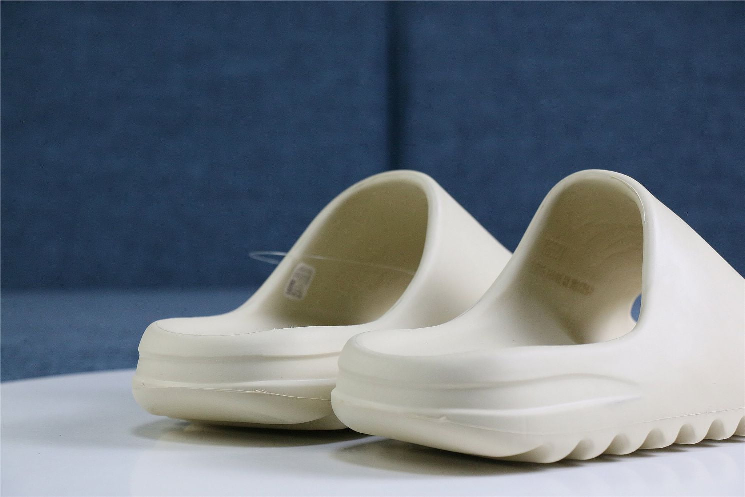 Dép Adidas Yeezy Slide Bone