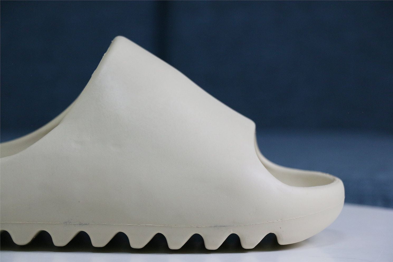 Dép Adidas Yeezy Slide Bone