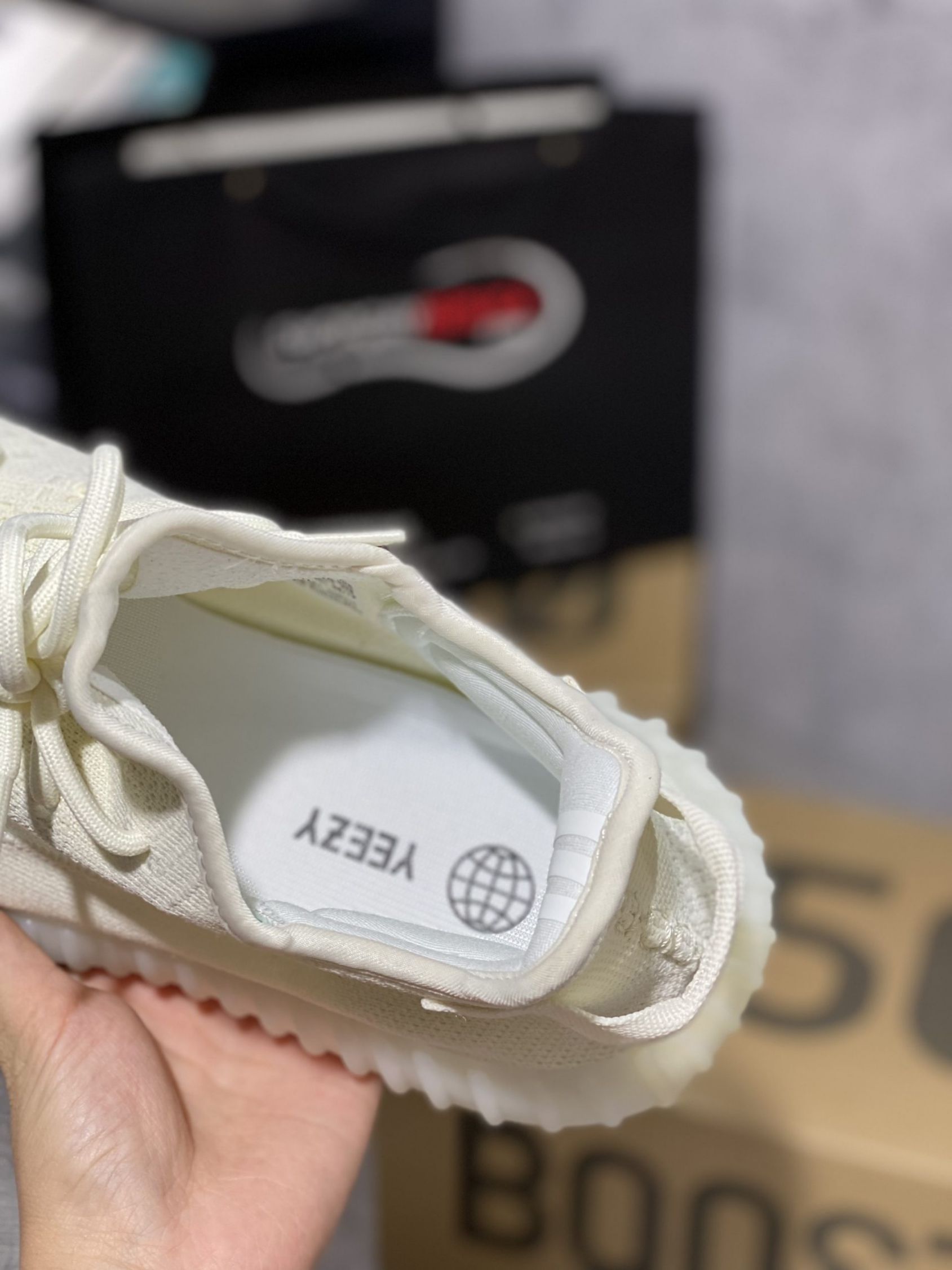 Giày Adidas Yeezy Boost 350 V2 'Bone'