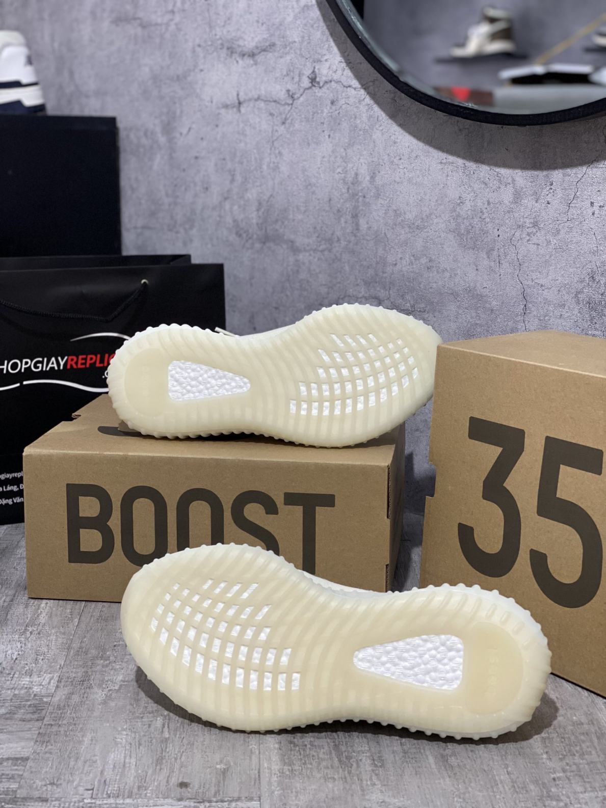 Giày Adidas Yeezy Boost 350 V2 'Bone'
