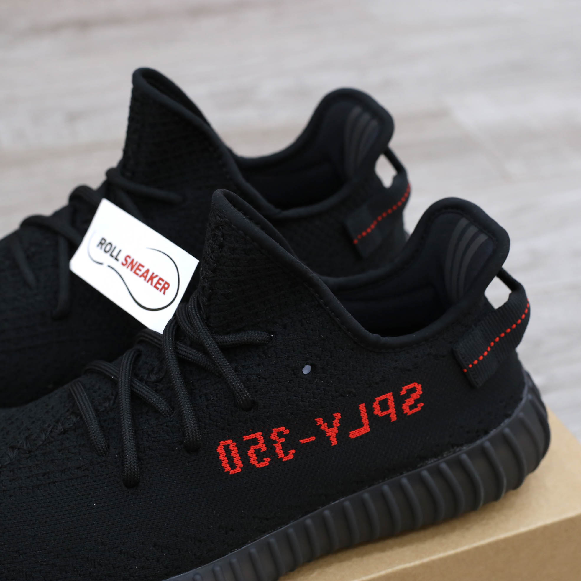 lót giày Adidas Yeezy Boost 350 V2 ‘Bred’ rep 1:1