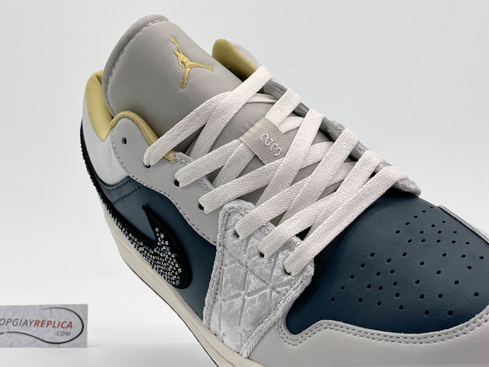 Giày Nike Air Jordan 1 Low ‘Beaded Swoosh’ Like Auth