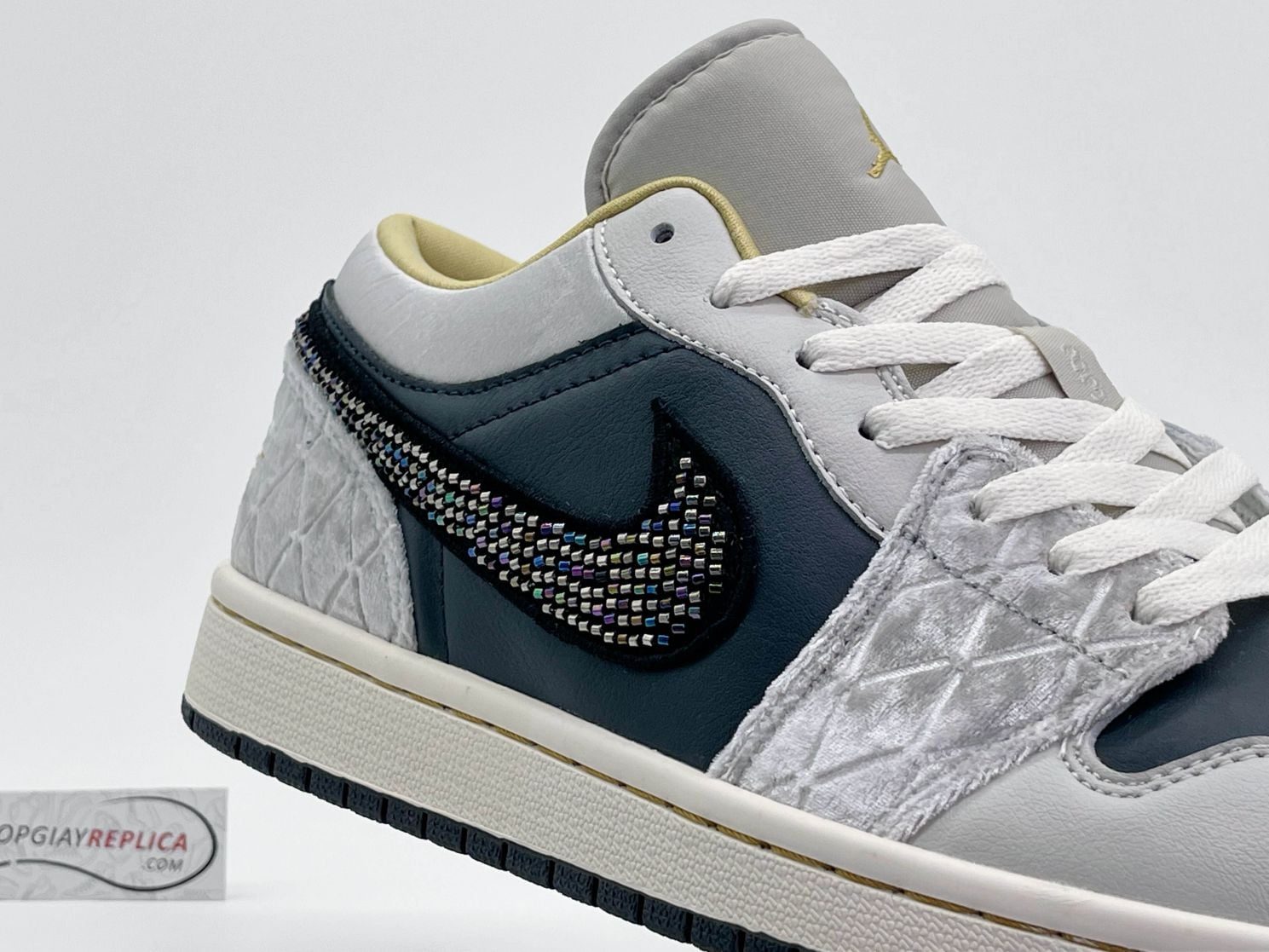 Giày Nike Air Jordan 1 Low ‘Beaded Swoosh’ Like Auth