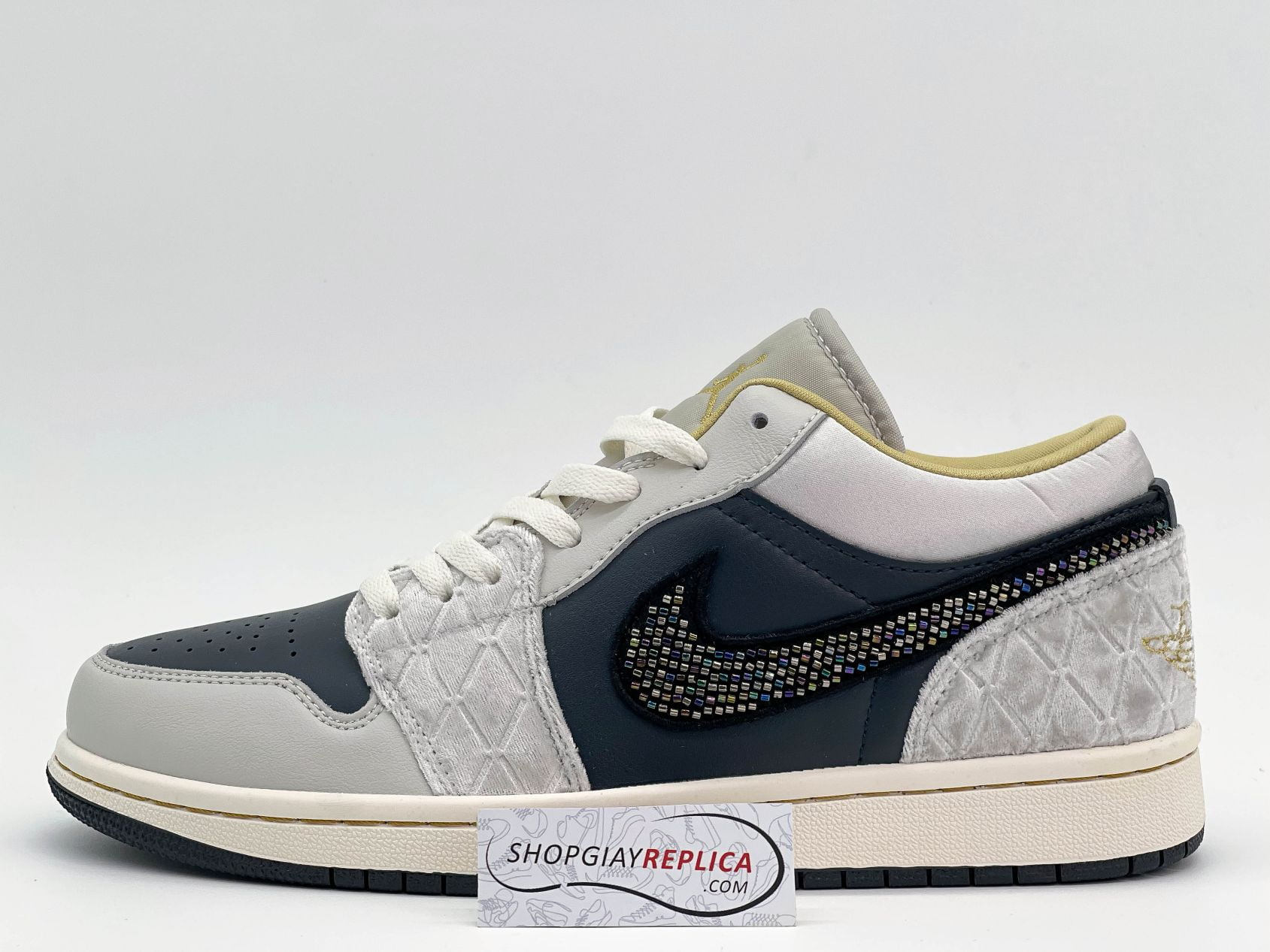 Giày Nike Air Jordan 1 Low ‘Beaded Swoosh’ Like Auth