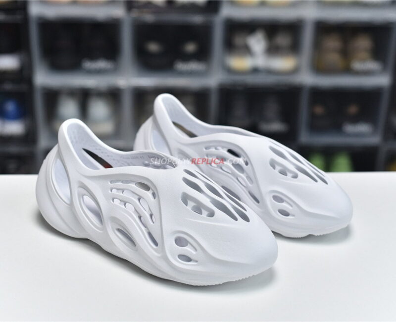 Giày Adidas Yeezy Foam Runner ‘Ararat’