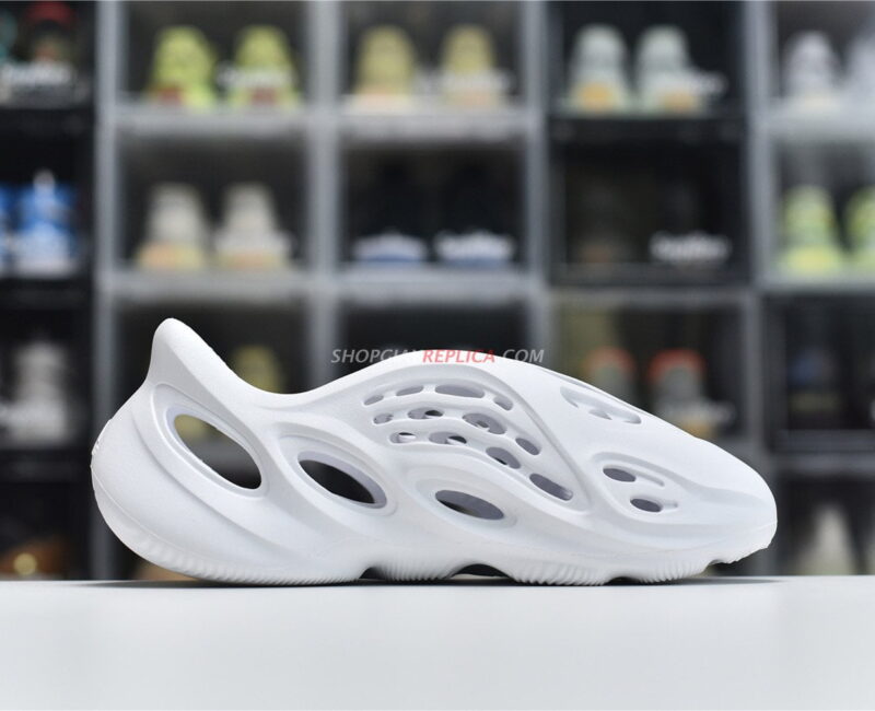 Giày Adidas Yeezy Foam Runner ‘Ararat’