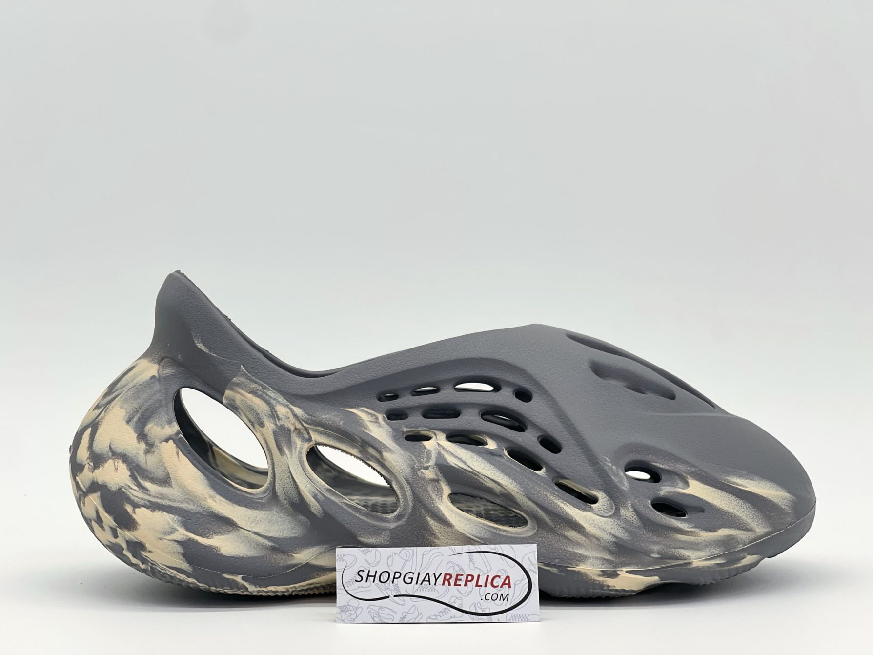 Giày Adidas Yeezy Foam Runner ‘MXT Moon Grey’ rep 1:1