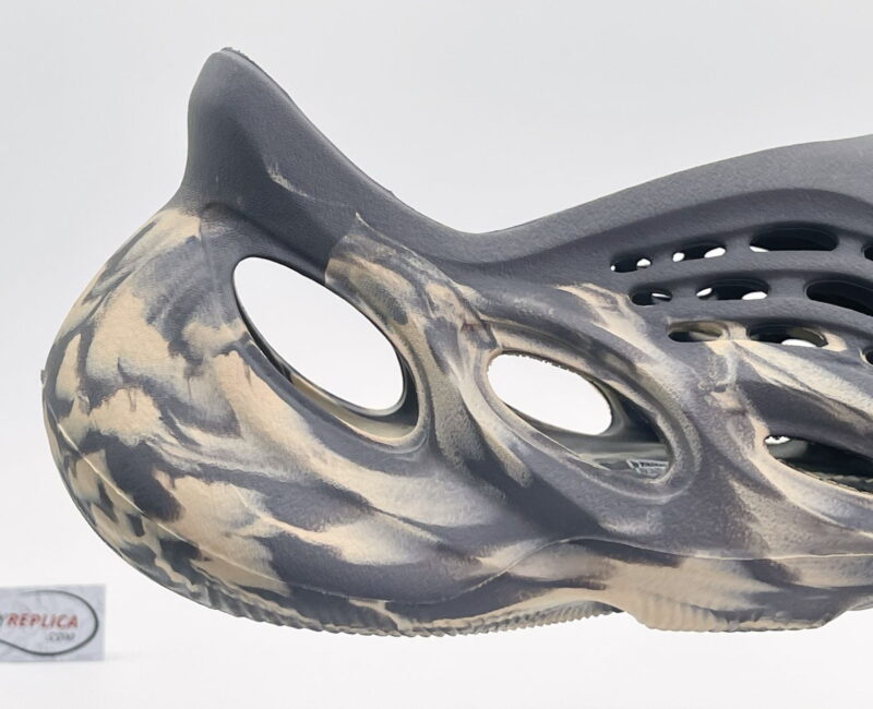 Giày Adidas Yeezy Foam Runner ‘MXT Moon Grey’ rep 1:1