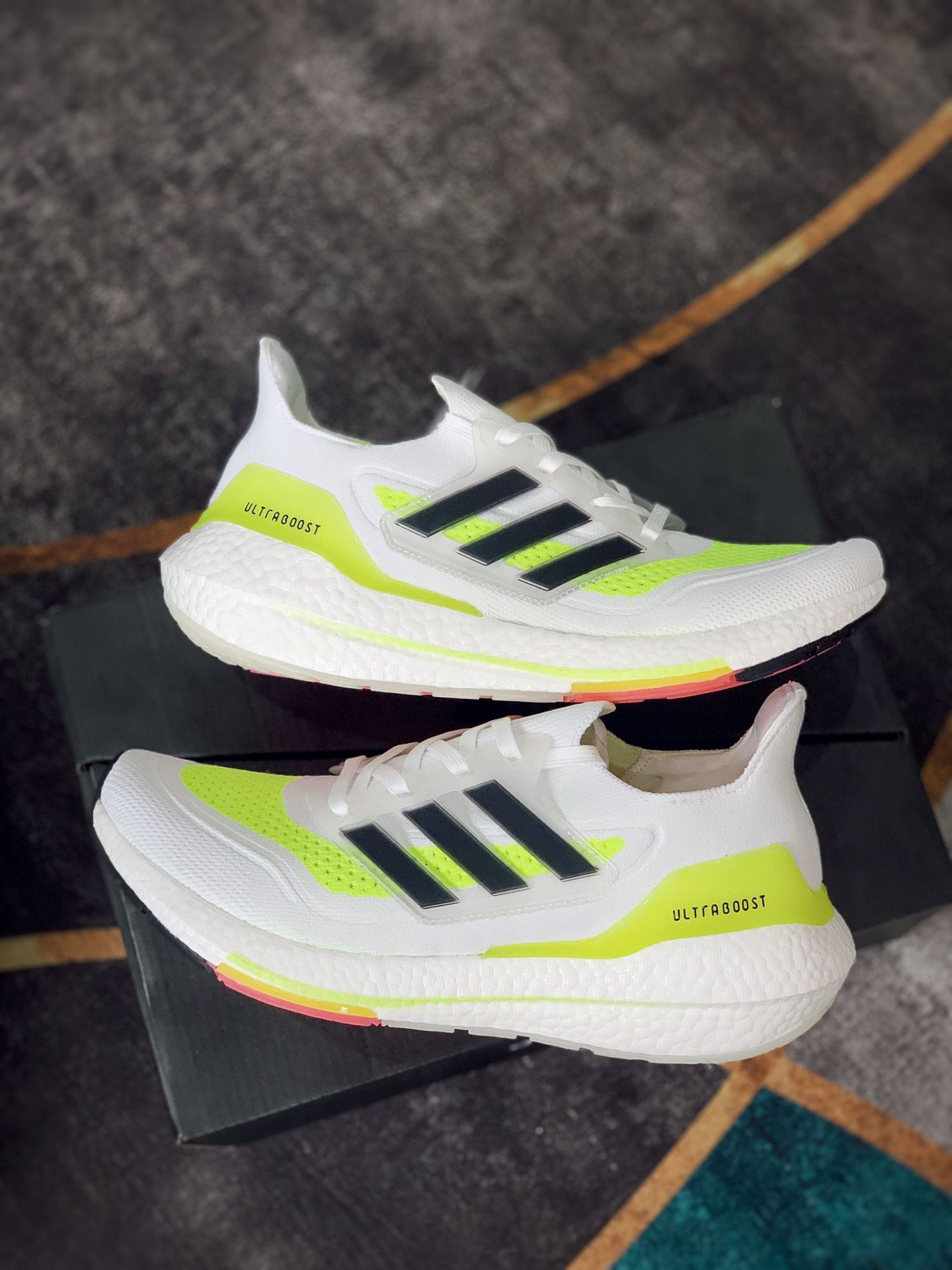 Giày Adidas Ultra Boost 21 White Solar Yellow rep 1:1