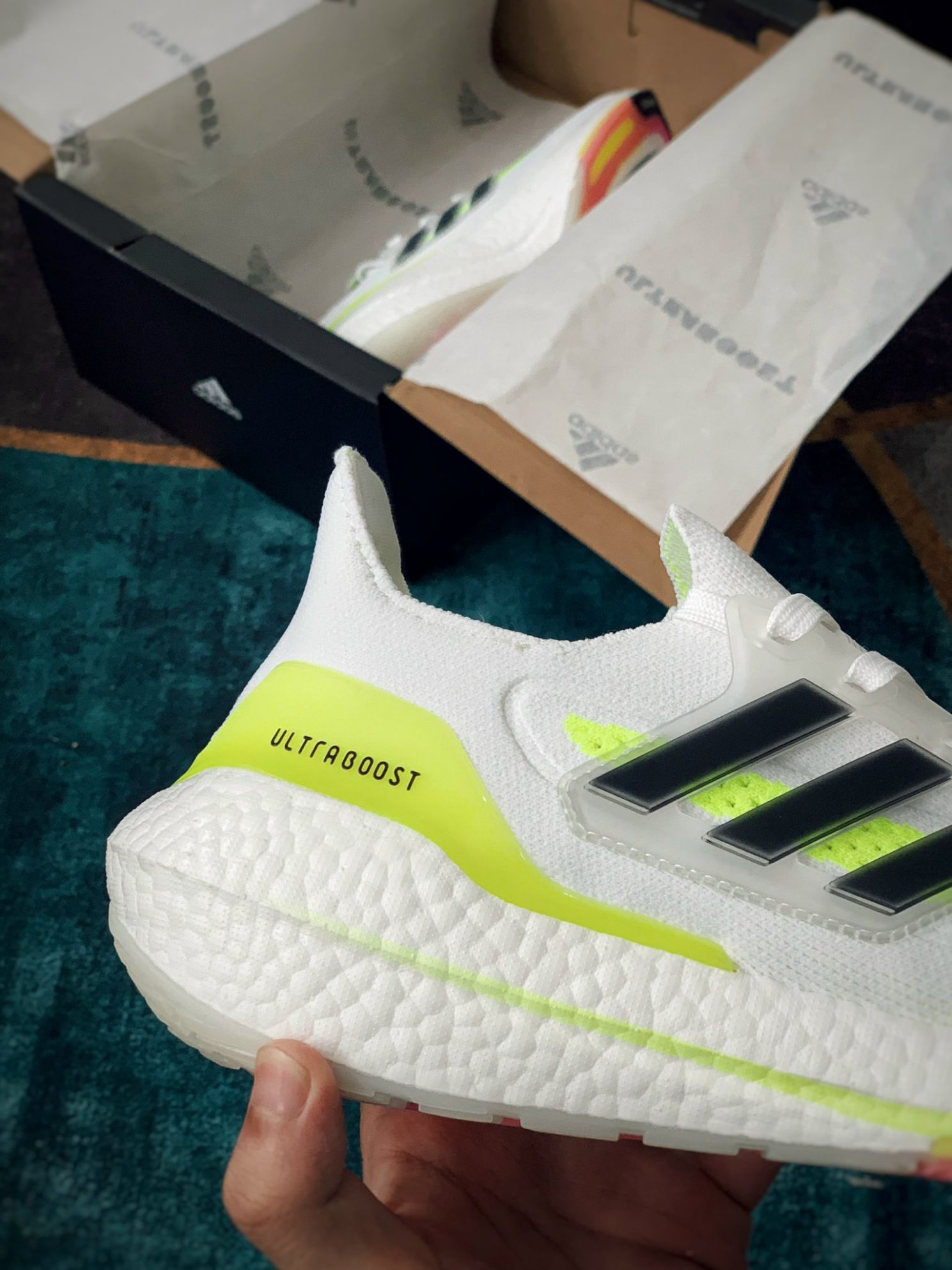 Giày Adidas Ultra Boost 21 White Solar Yellow rep 1:1