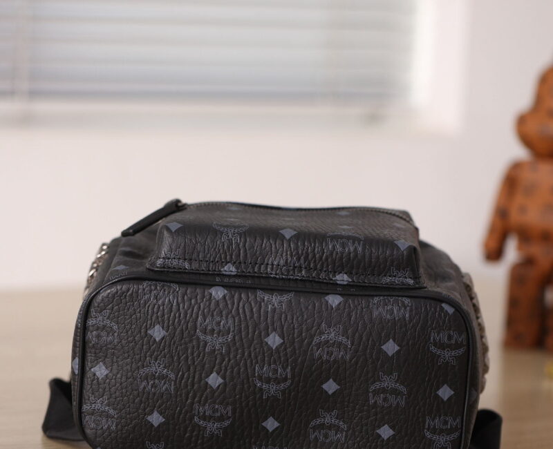 Balo MCM Stark Side Studs in Visetos Black Smalll