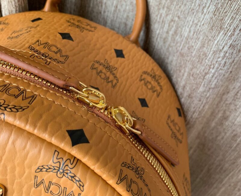 Túi Balo MCM Stark Side Studs Visetos màu Cognac