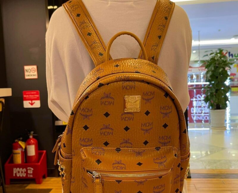 Túi Balo MCM Stark Side Studs Visetos màu Cognac