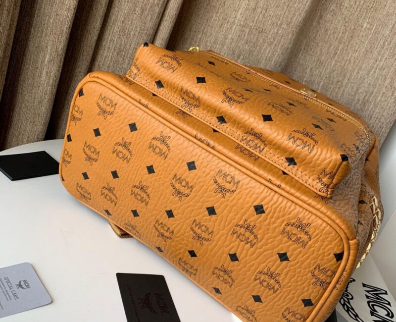 Túi Balo MCM Stark Side Studs Visetos màu Cognac