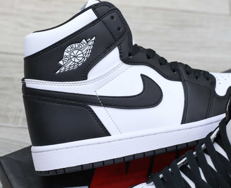 Giày Nike Air Jordan 1 Retro High Black White Like Auth