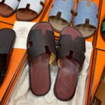 Dép Hermes Izmir Da Epsom (Sần) Nâu đế Đỏ Mận