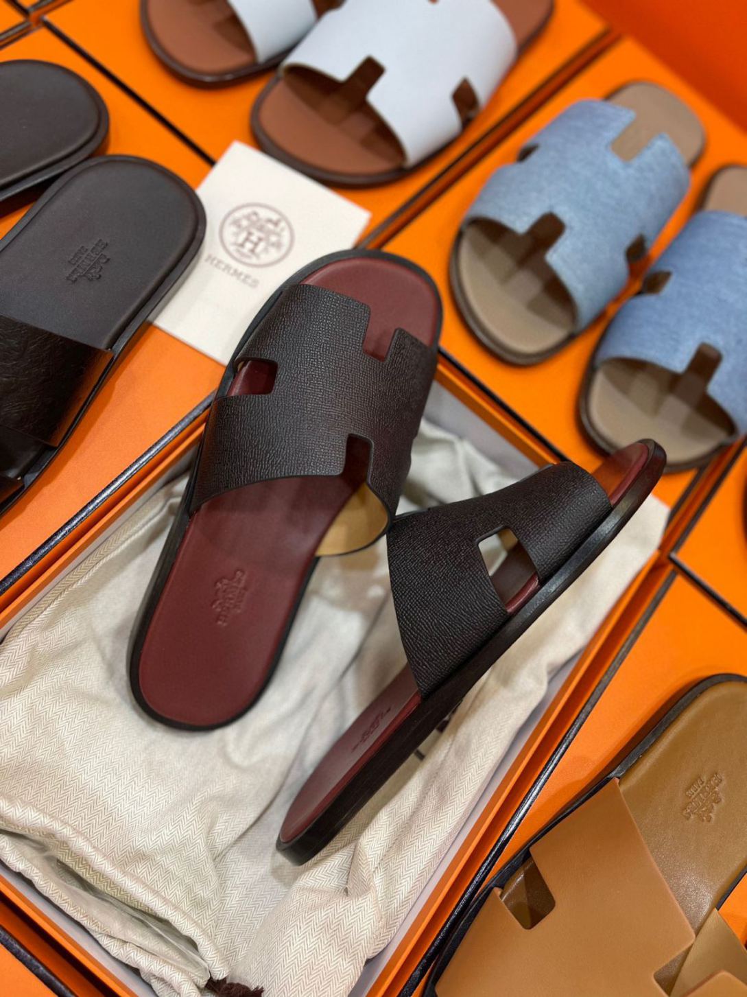 Dép Hermes Izmir Da Epsom (Sần) Nâu đế Đỏ Mận