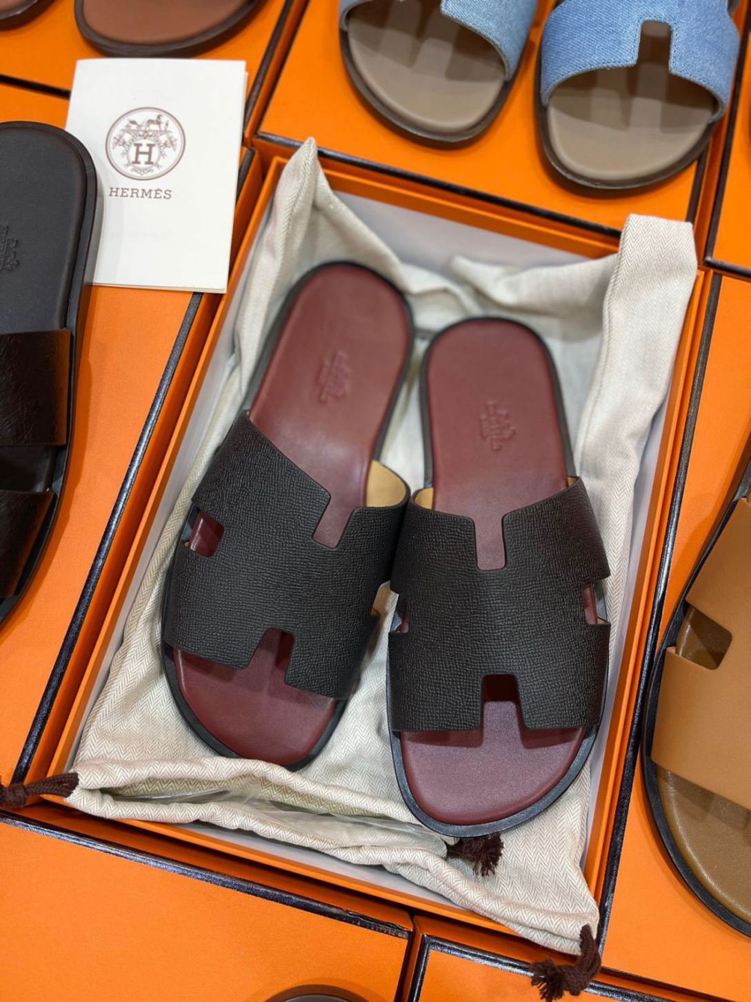 Dép Hermes Izmir Da Epsom (Sần) Nâu đế Đỏ Mận