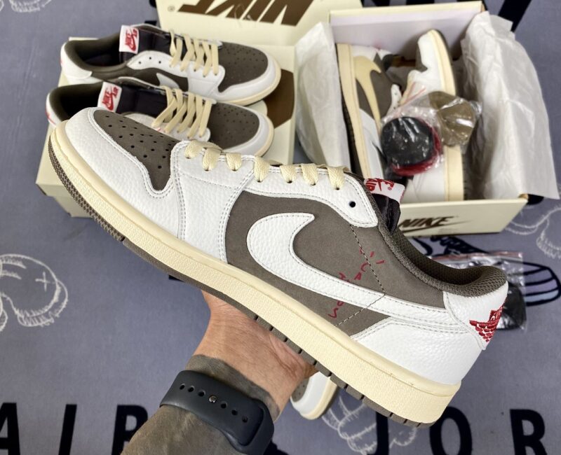 Giày Nike Air Jordan 1 Low Travis Scott ‘Reverse Mocha’ Rep 1:1
