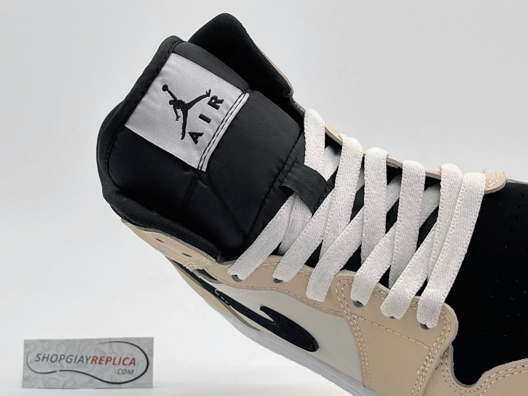 Giày Nike Air Jordan 1 Mid 'Barely Orange'