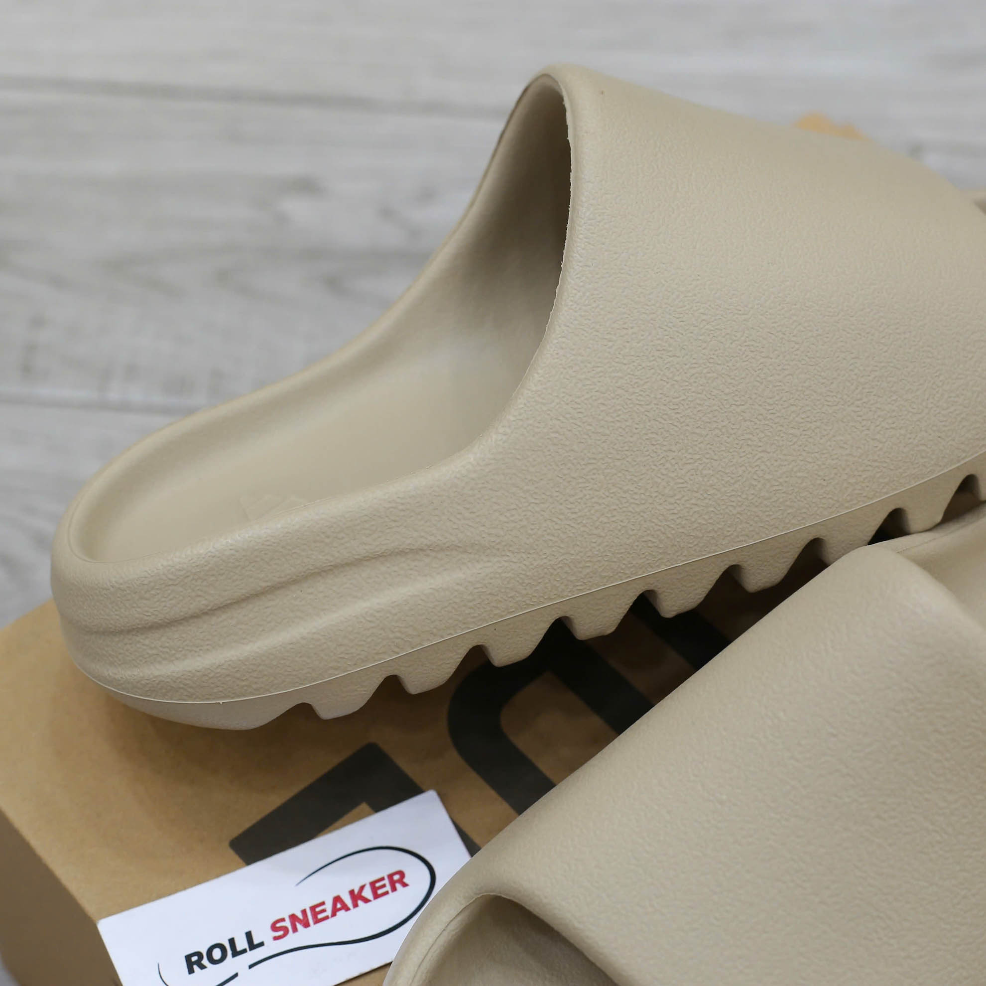 Dép Adidas Yeezy Slide ‘Pure’ ( 2022 vân Nhám )
