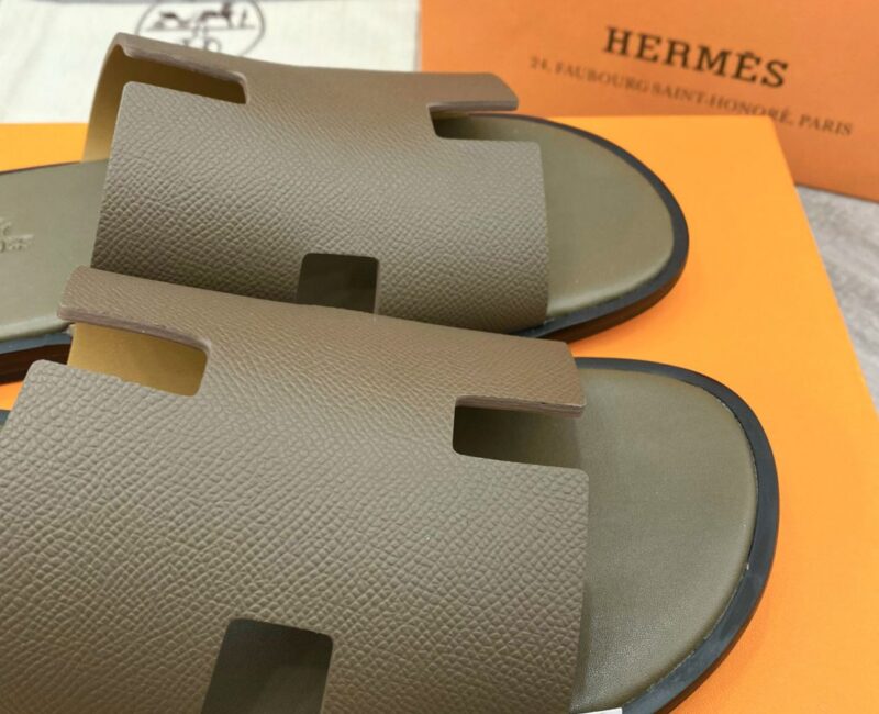 Dép Hermes Nam Da Epsom (Sần) Màu Rêu Đế Viền Đen