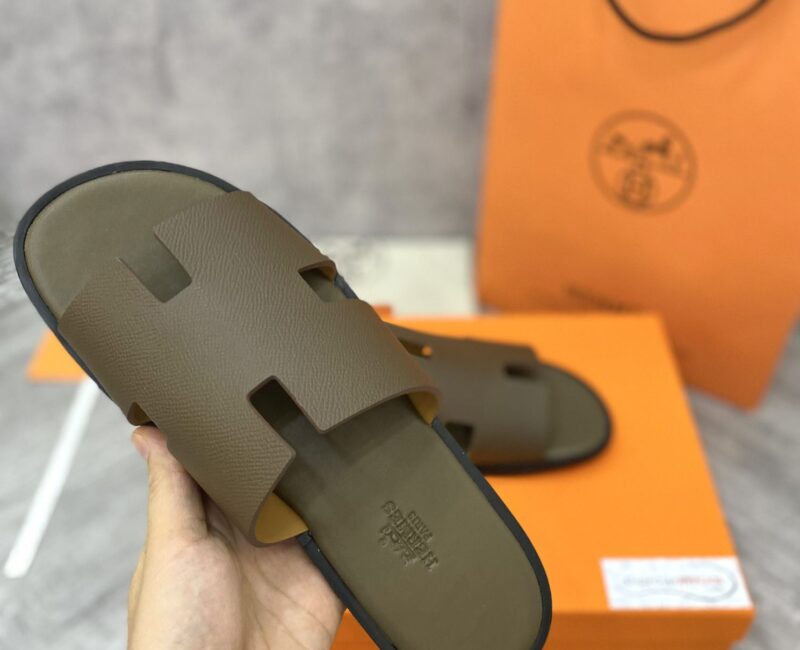 Dép Hermes Nam Da Epsom (Sần) Màu Rêu Đế Viền Đen