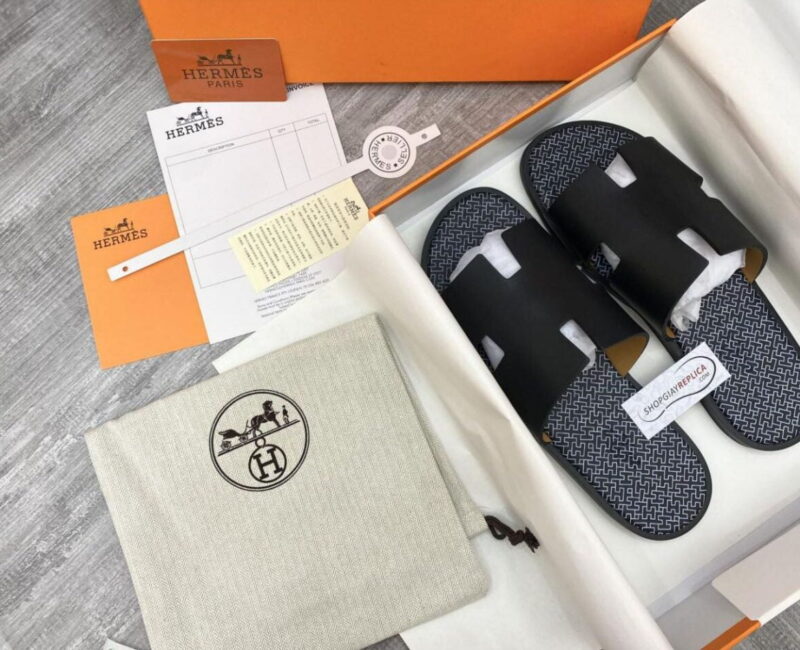 Dép Hermes Izmir Da Trơn Đen Lót Đế họa tiết iconic chữ H