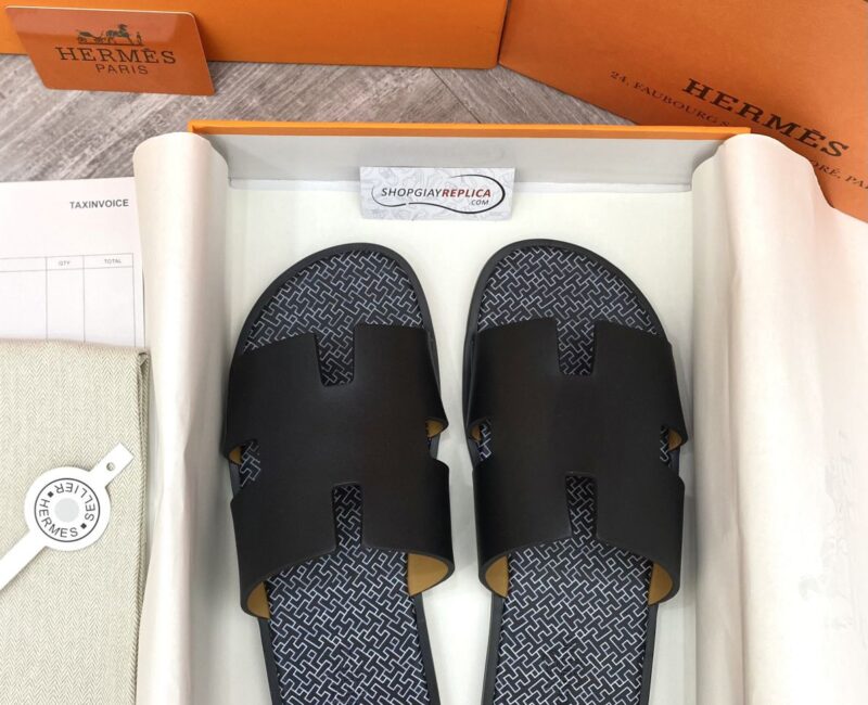 Dép Hermes Izmir Da Trơn Đen Lót Đế họa tiết iconic chữ H