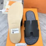 Dép Hermes Izmir Da Trơn Đen Lót Đế họa tiết iconic chữ H