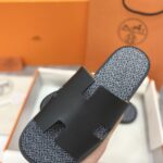 Dép Hermes Izmir Da Trơn Đen Lót Đế họa tiết iconic chữ H