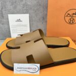 Dép Hermes nam Da Taiga (Sần) Full Nâu Brown Siêu Cấp viền đen