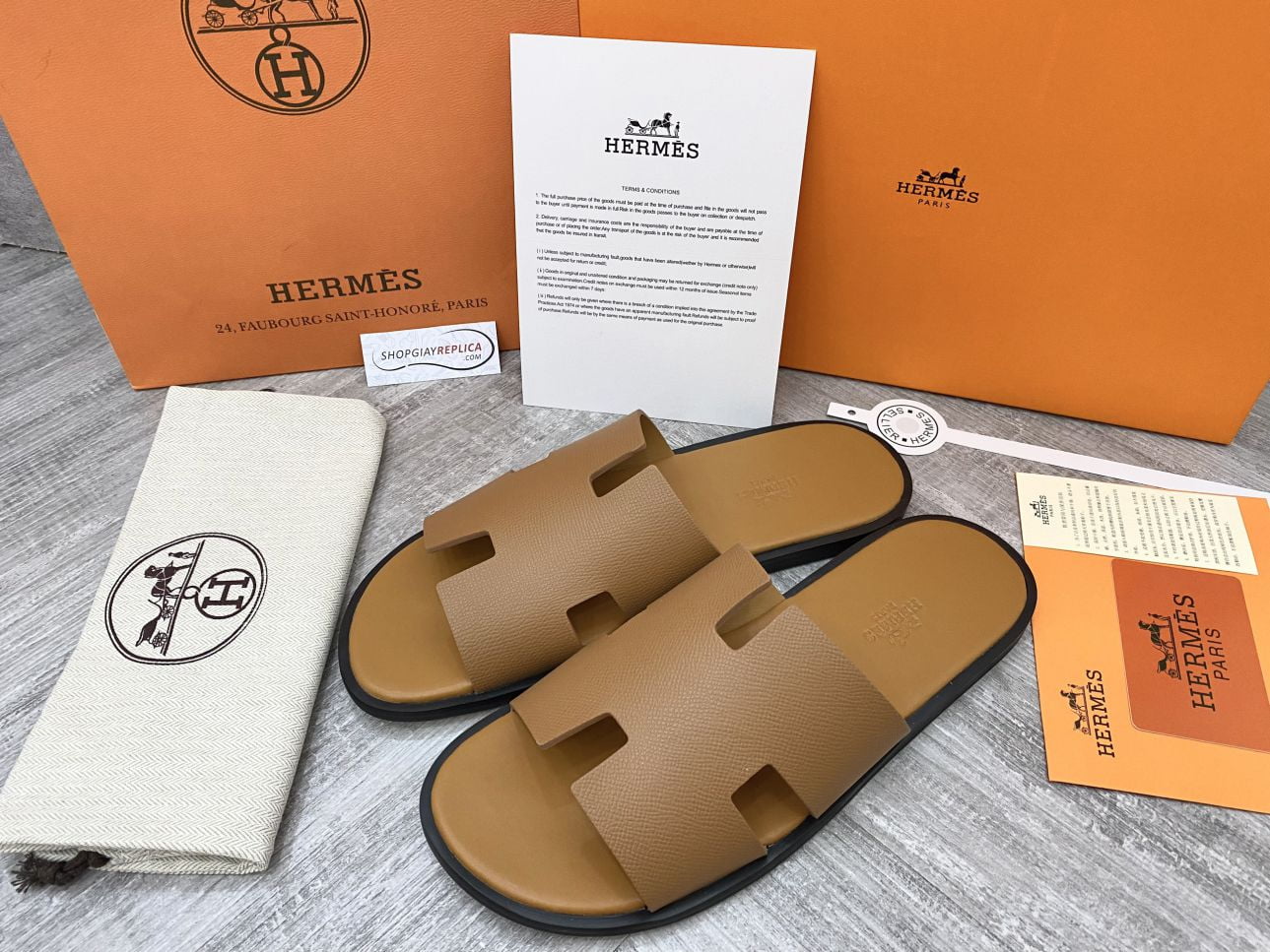 Dép Hermes Izmir Da Epsom (Sần) Màu Nâu Viền Đế Đen