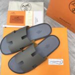 Dép Hermes Izmir Da Epsom (Sần) Xám Đế Viền Đen