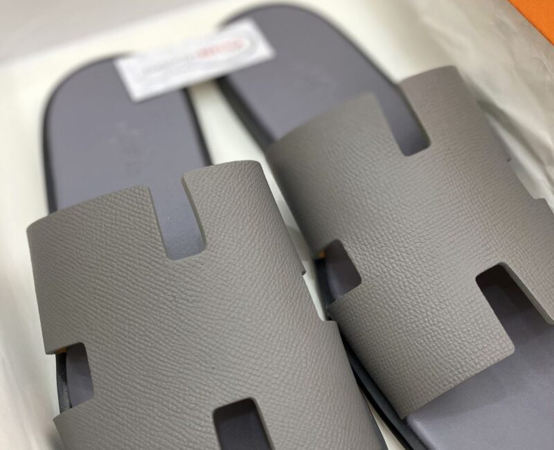 Dép Hermes Izmir Da Epsom (Sần) Xám Đế Viền Đen