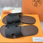 Dép Hermes Nam da Epsom (Sần) Màu Đen đế Nâu