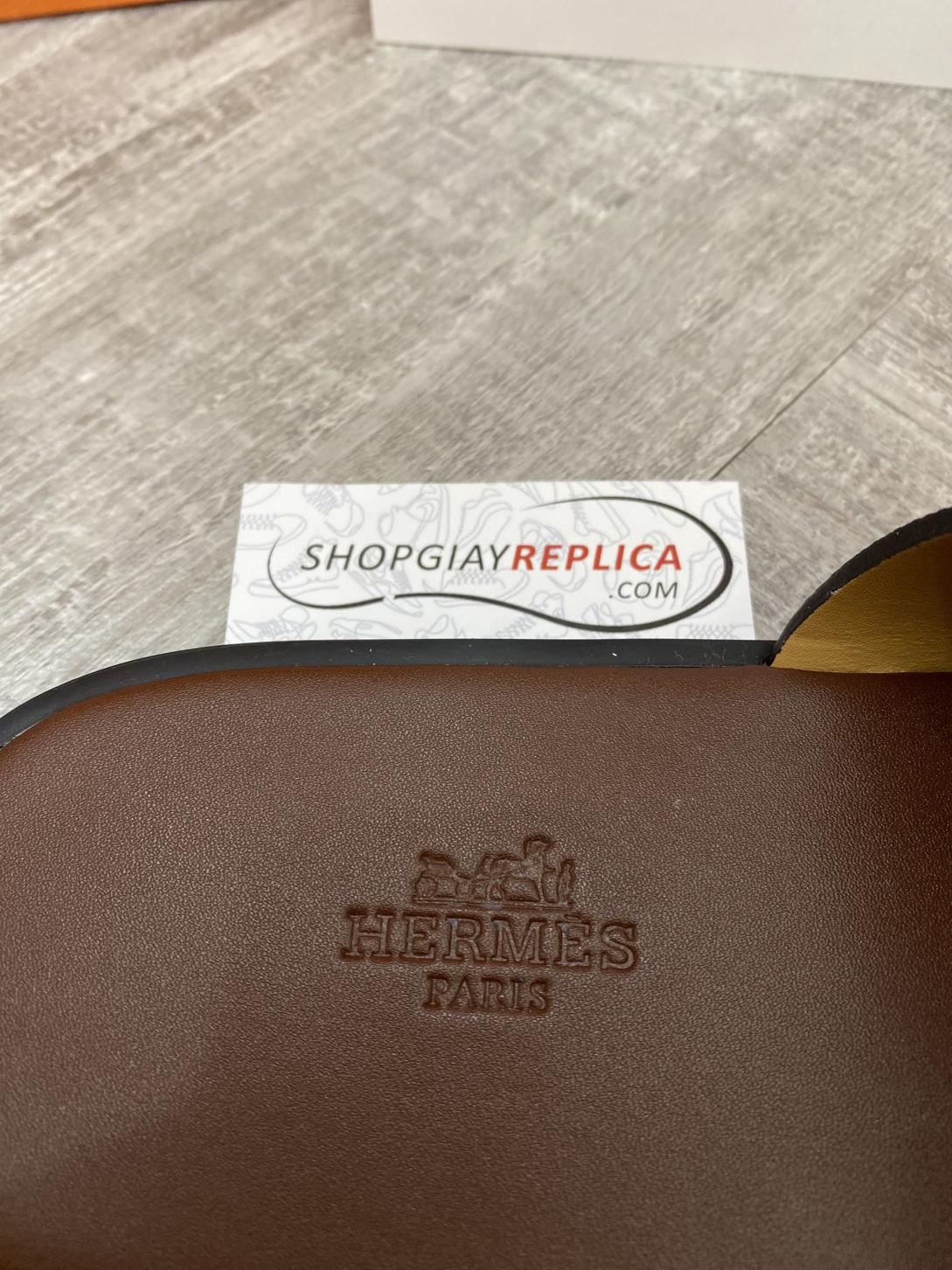 Dép Hermes Nam da Epsom (Sần) Màu Đen đế Nâu