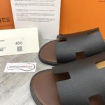 Dép Hermes Nam da Epsom (Sần) Màu Đen đế Nâu