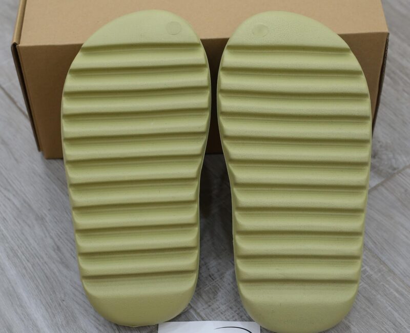 Dép Adidas Yeezy Slide ‘Resin’ ( 2022 vân Nhám )