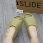 Dép Adidas Yeezy Slide ‘Resin’ ( 2022 vân Nhám )