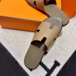 Dép Hermes Nam Da Epsom (Sần) Màu Rêu Like Auth