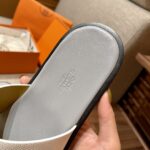 Dép Hermes Izmir da Epsom Trắng Đế Xám like auth