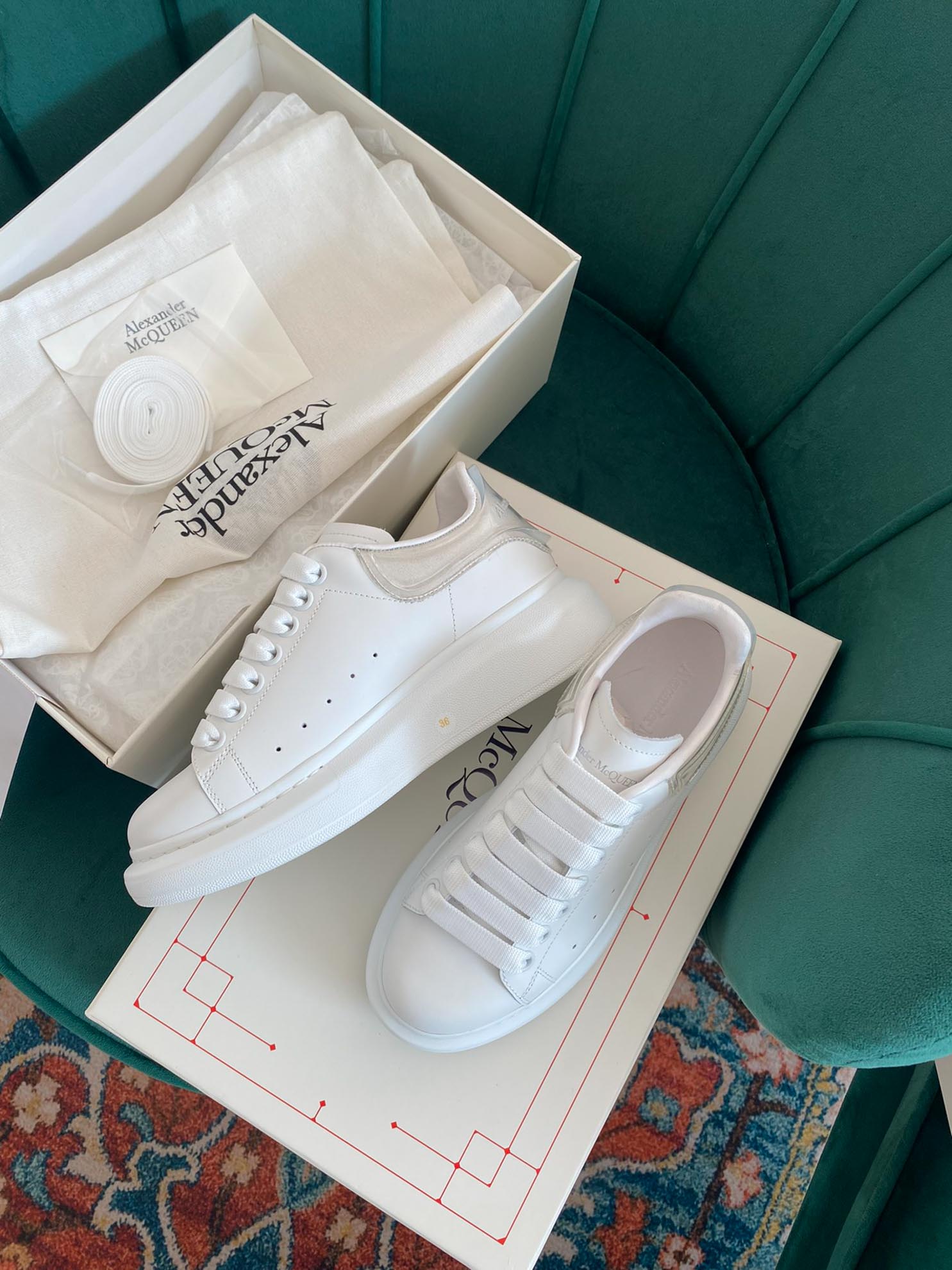 Giày Alexander Mcqueen Gót Trắng Trong