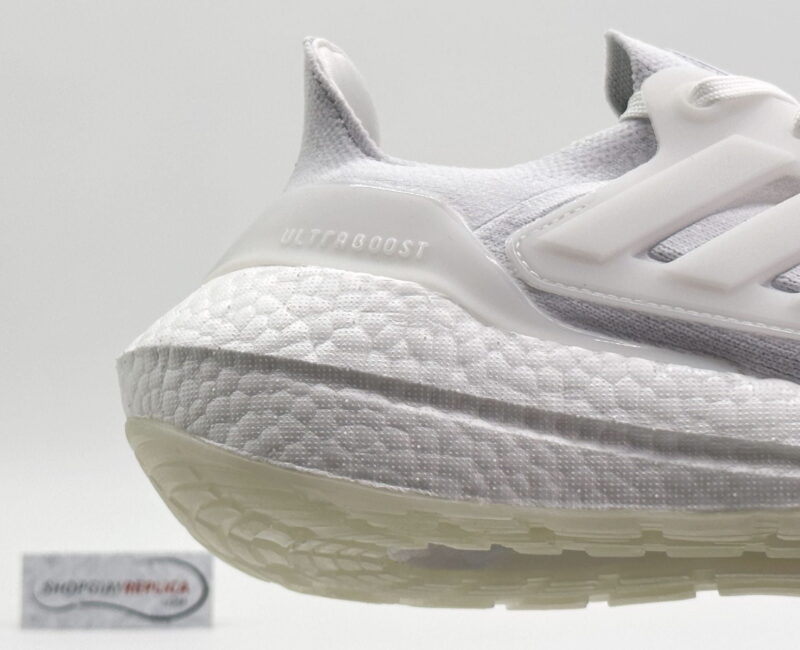 Giày Adidas UltraBoost 22 Triple White Like Auth
