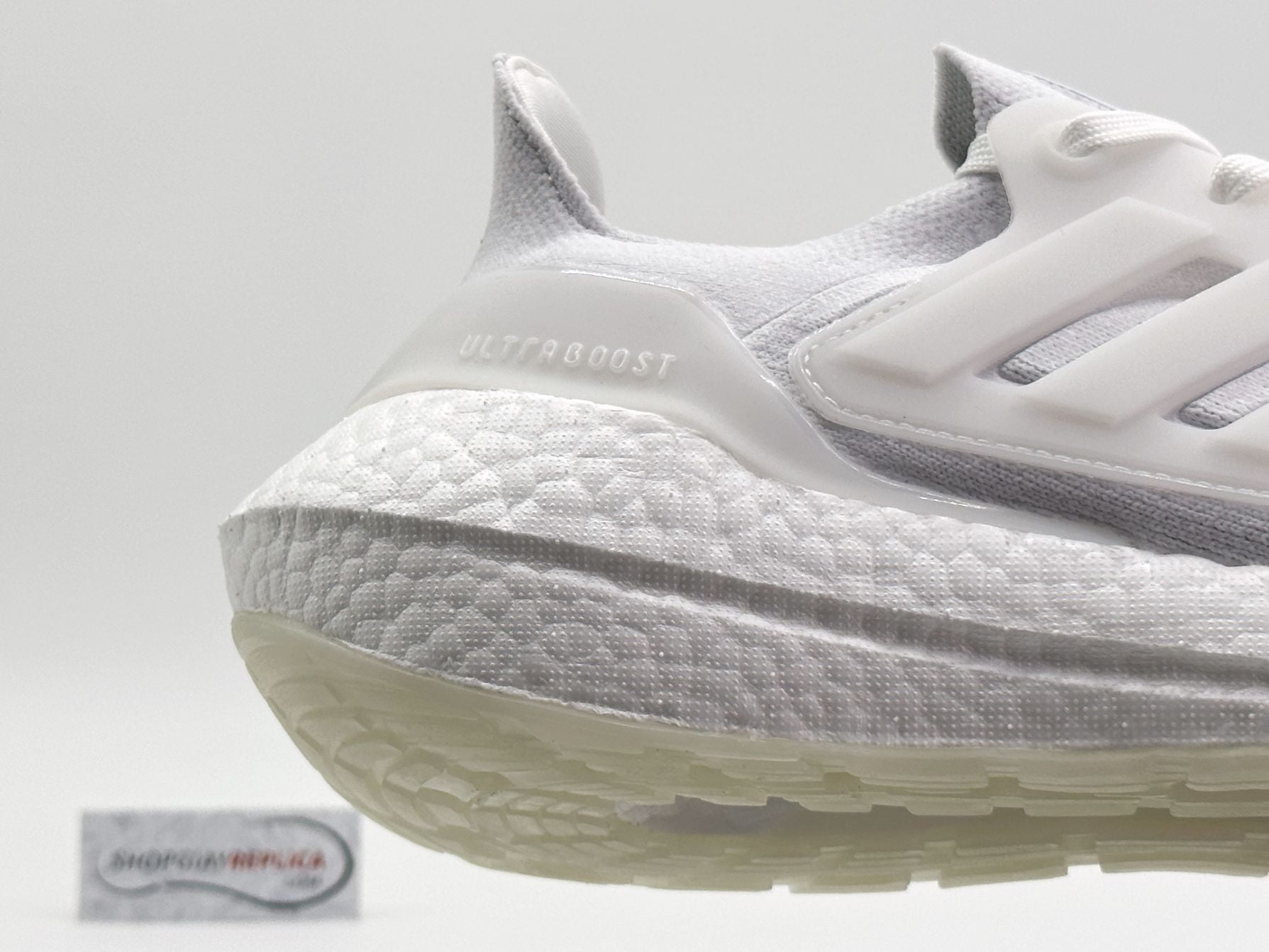 Giày Adidas UltraBoost 22 Triple White Like Auth