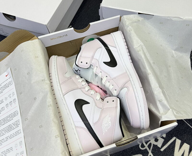 Giày Nike Air Jordan 1 Mid ‘Barely Rose’ Hồng