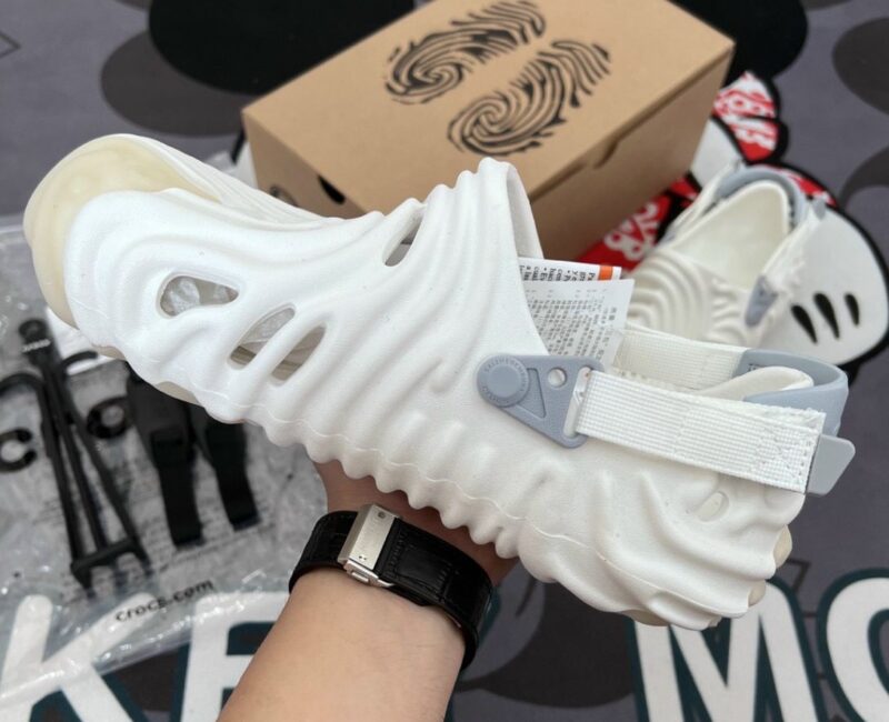 Dép Crocs Pollex Salehe Bembury Clog Crocodile màu trắng